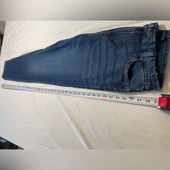 Aeropostale size 12 Dark wash high rise curvy Jegging (2405) - Picture 3 of 8